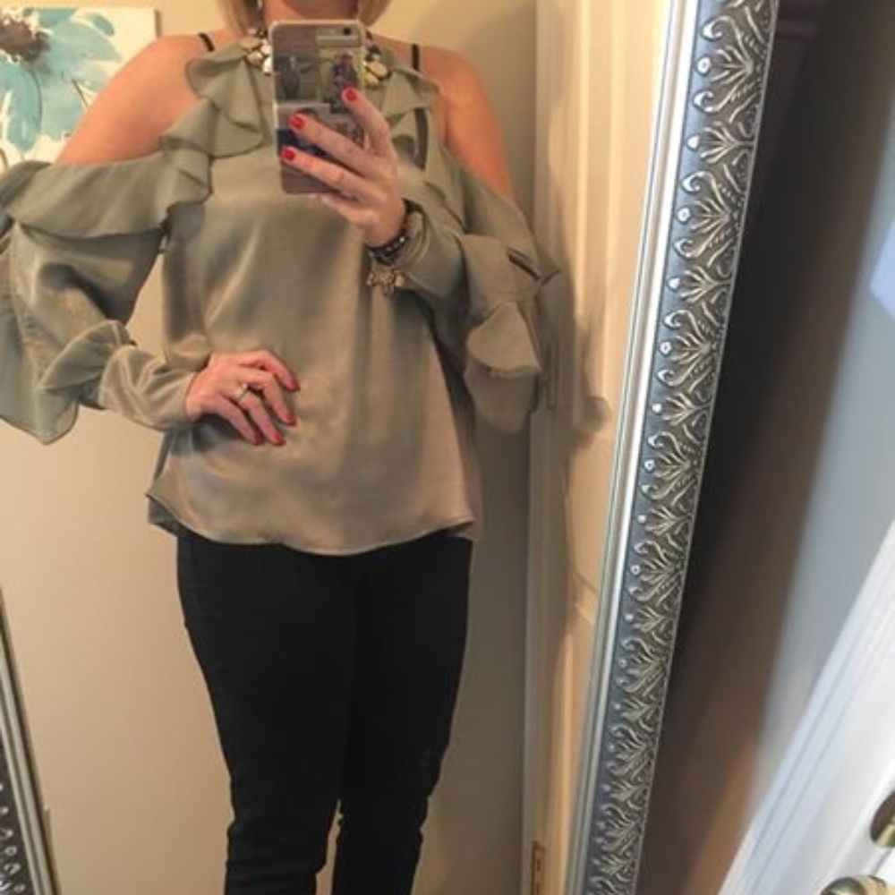 New Umgee Moss Green Top